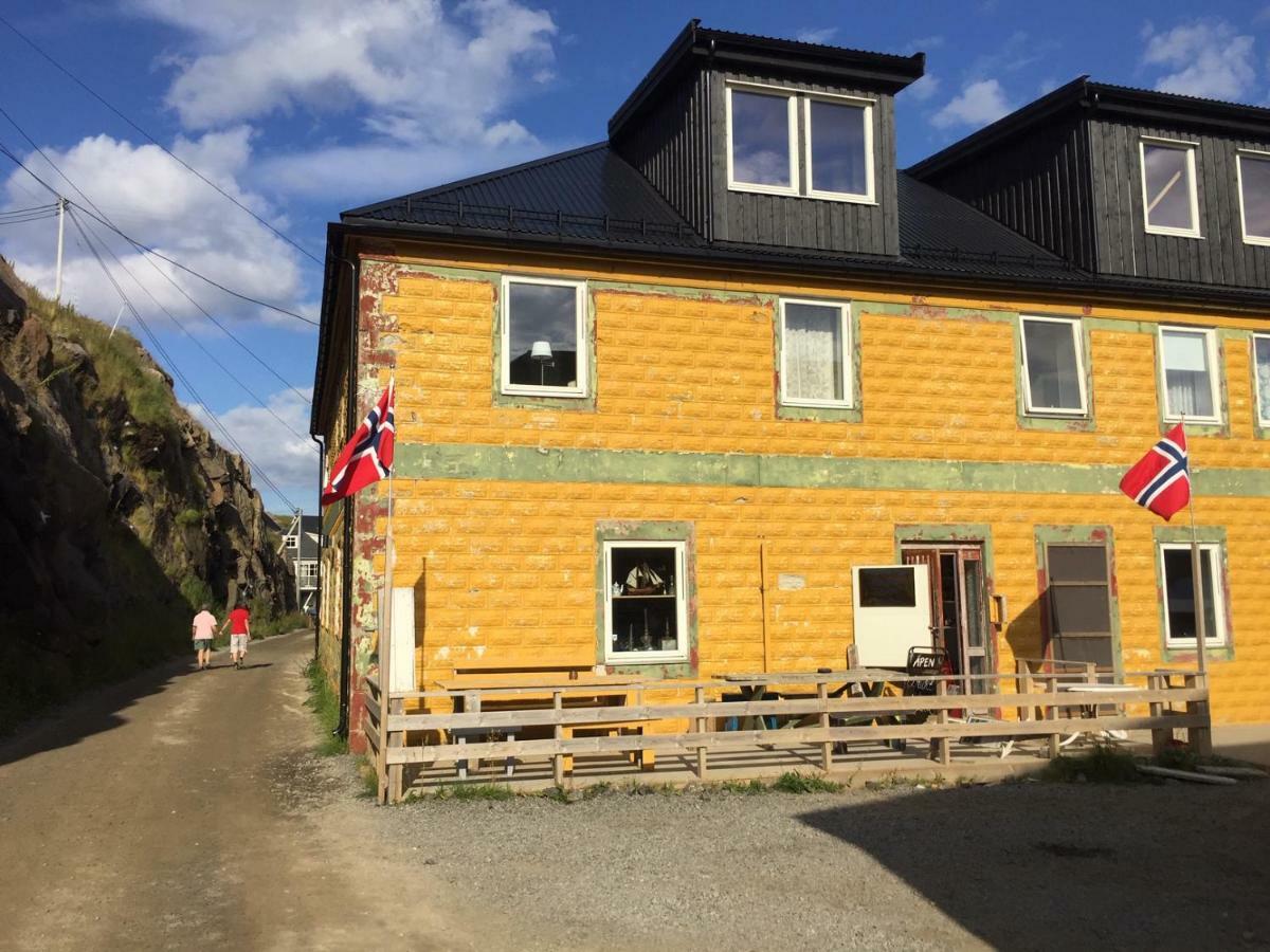 Отель Nyksundrom, Nyksund Экстерьер фото